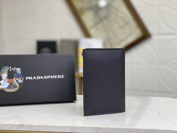 プラダ財布コピー背面デザイン